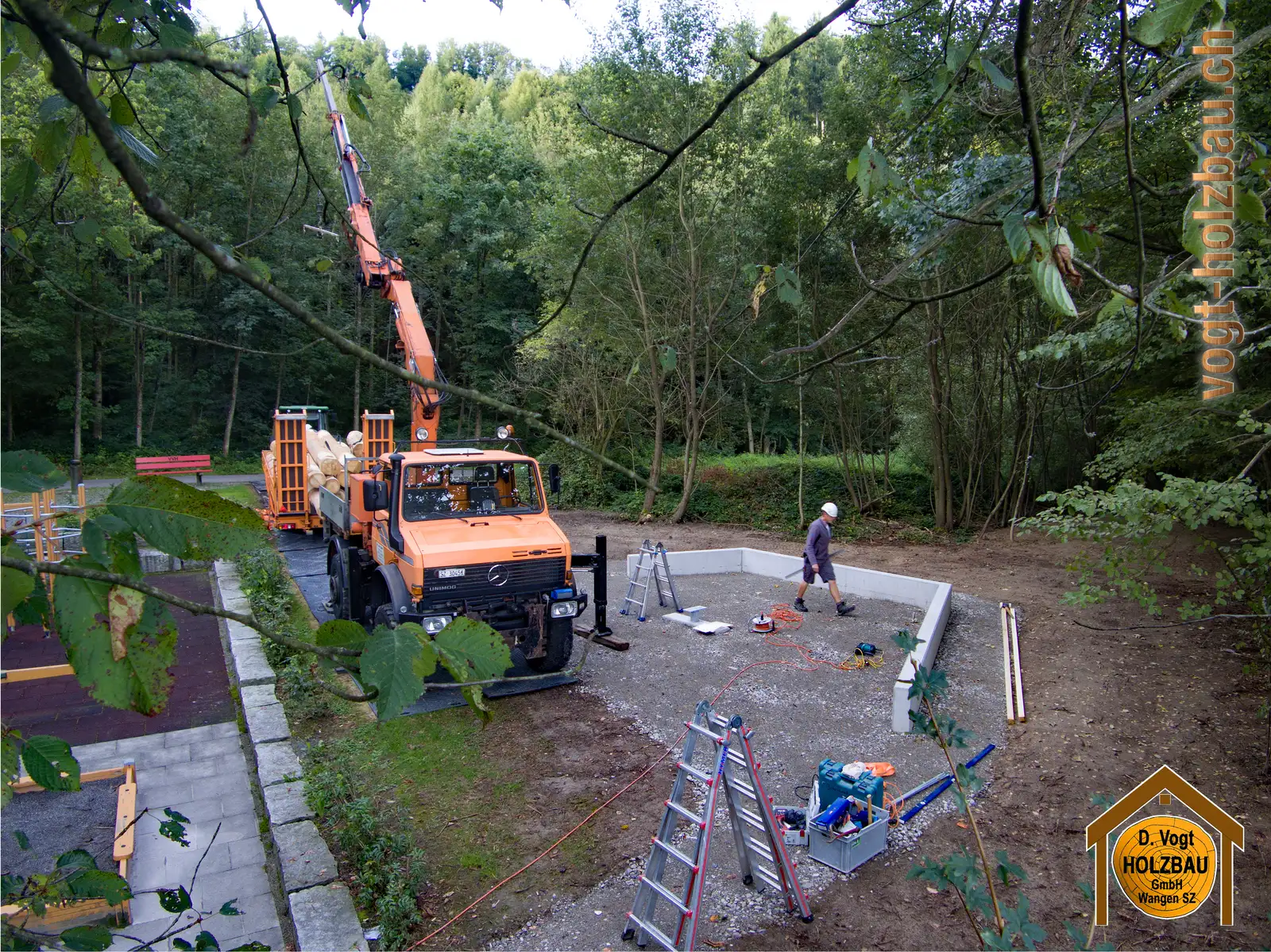 Blockhaus Gruobi: Aufrichte beim Spielplatz in Pfäffikon SZ