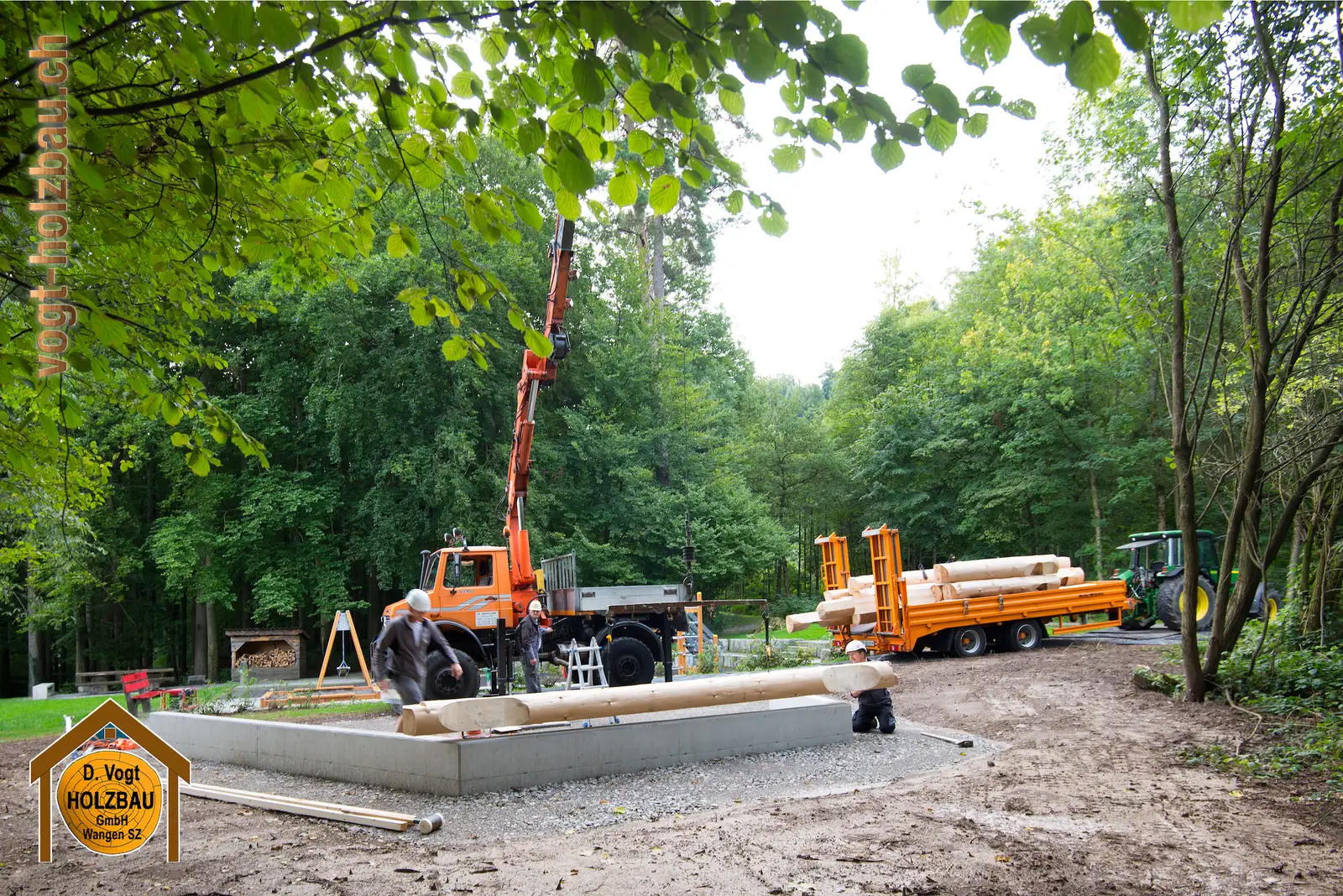 Blockhaus Gruobi: Aufrichte beim Spielplatz in Pfäffikon SZ