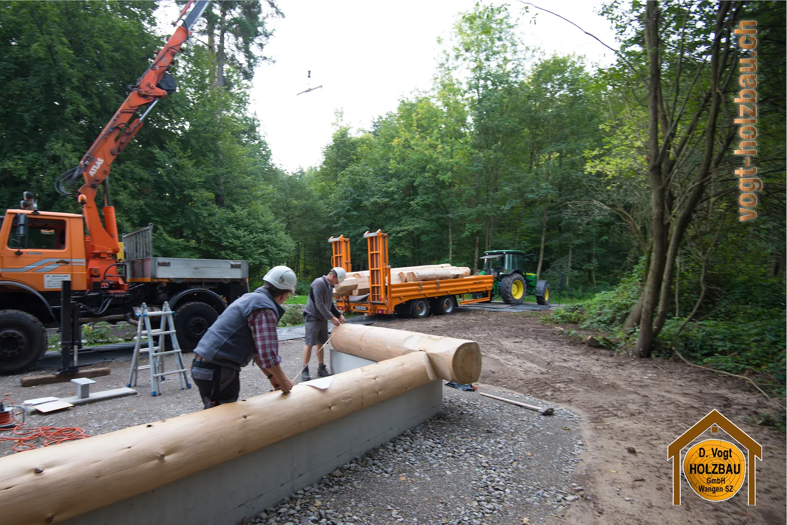 Blockhaus Gruobi: Aufrichte beim Spielplatz in Pfäffikon SZ