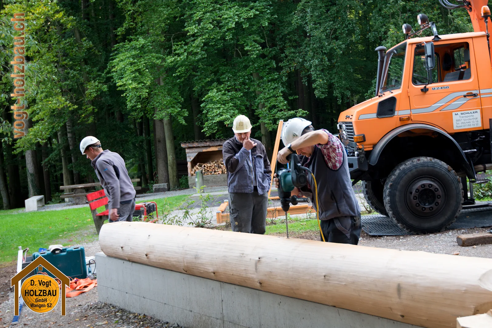 Blockhaus Gruobi: Aufrichte beim Spielplatz in Pfäffikon SZ
