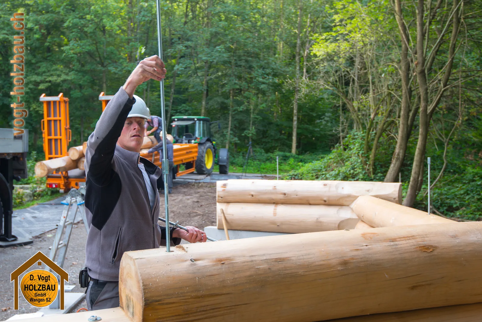 Blockhaus Gruobi: Aufrichte beim Spielplatz in Pfäffikon SZ