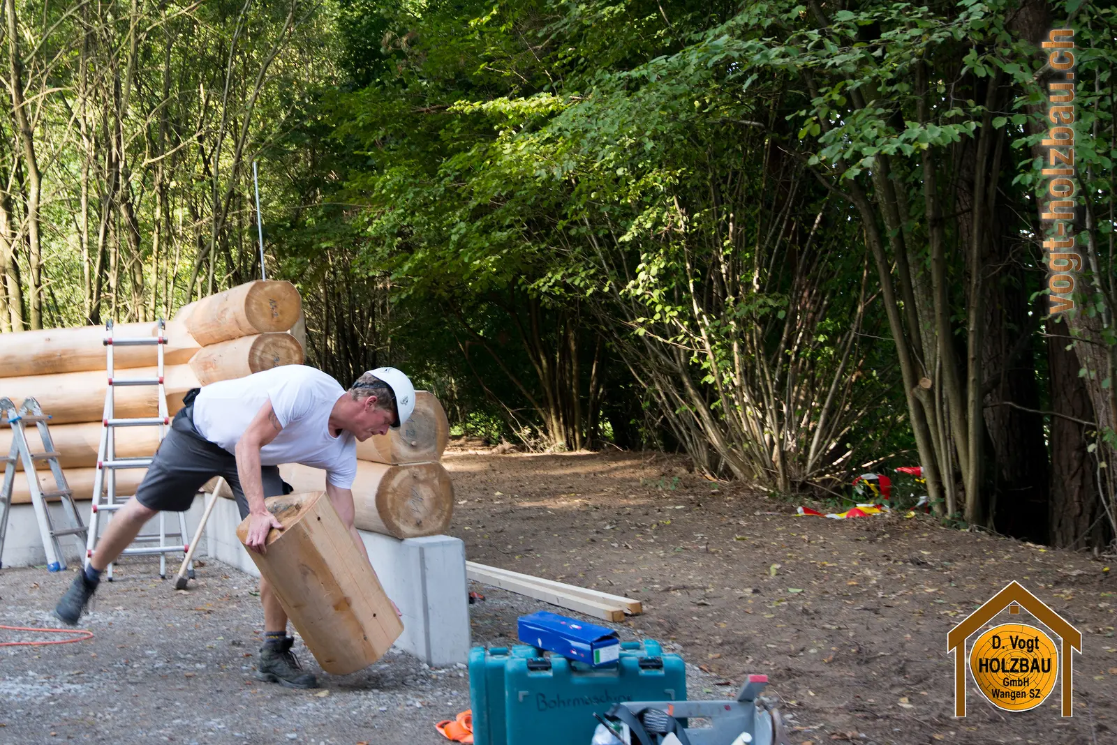 Blockhaus Gruobi: Aufrichte beim Spielplatz in Pfäffikon SZ