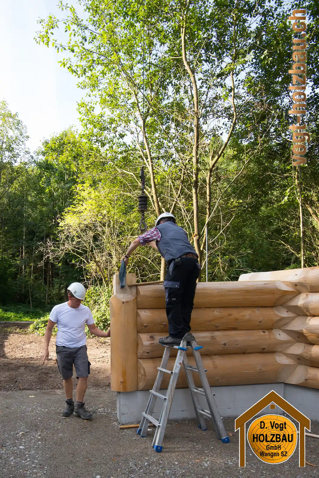 Blockhaus Gruobi: Aufrichte beim Spielplatz in Pfäffikon SZ