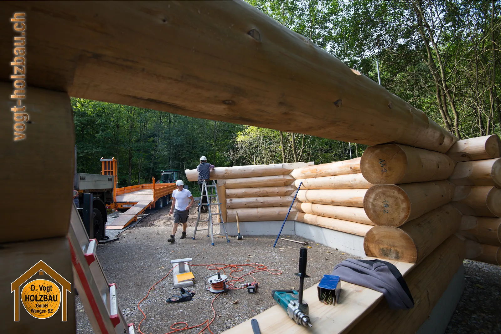 Blockhaus Gruobi: Aufrichte beim Spielplatz in Pfäffikon SZ