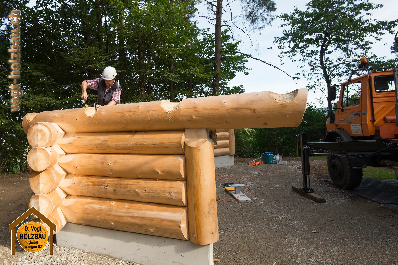 Blockhaus Gruobi: Aufrichte beim Spielplatz in Pfäffikon SZ