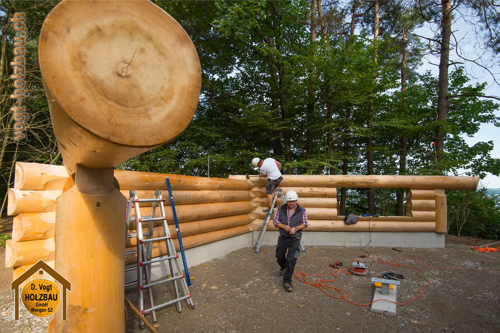 Blockhaus Gruobi: Aufrichte beim Spielplatz in Pfäffikon SZ