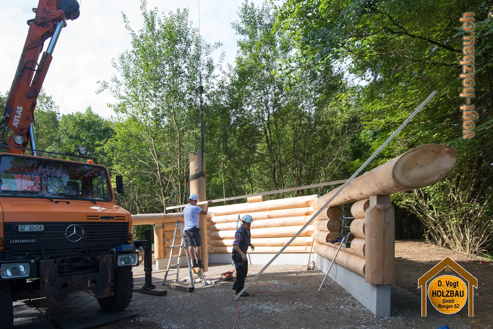 Blockhaus Gruobi: Aufrichte beim Spielplatz in Pfäffikon SZ