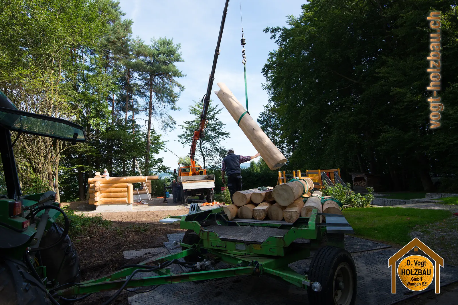 Blockhaus Gruobi: Aufrichte beim Spielplatz in Pfäffikon SZ