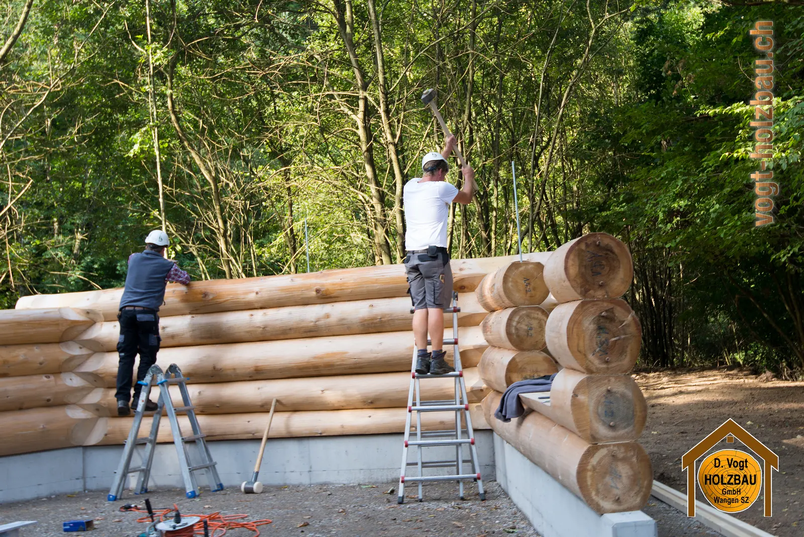 Blockhaus Gruobi: Aufrichte beim Spielplatz in Pfäffikon SZ