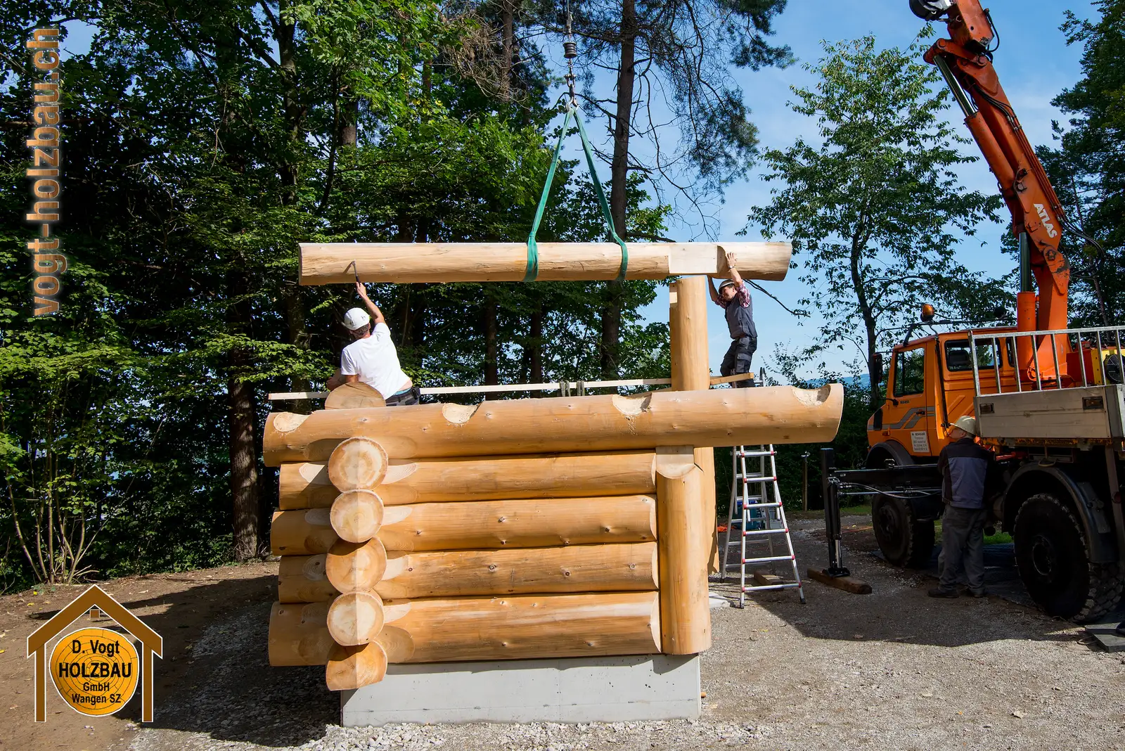 Blockhaus Gruobi: Aufrichte beim Spielplatz in Pfäffikon SZ