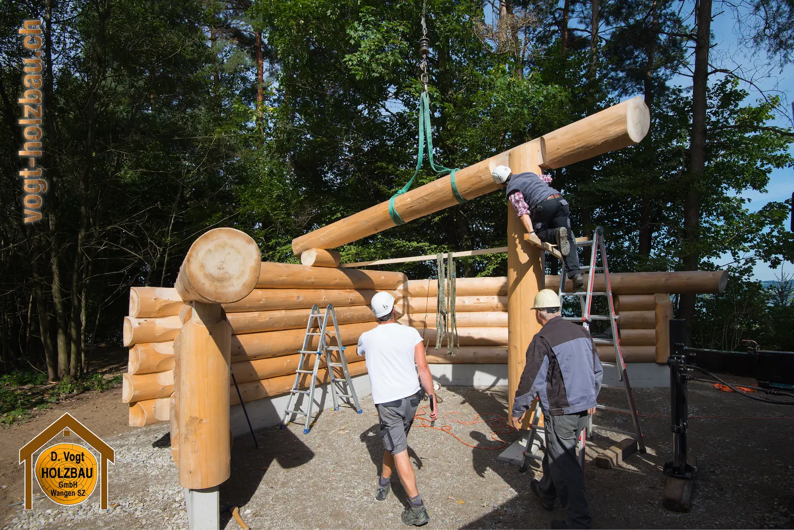 Blockhaus Gruobi: Aufrichte beim Spielplatz in Pfäffikon SZ