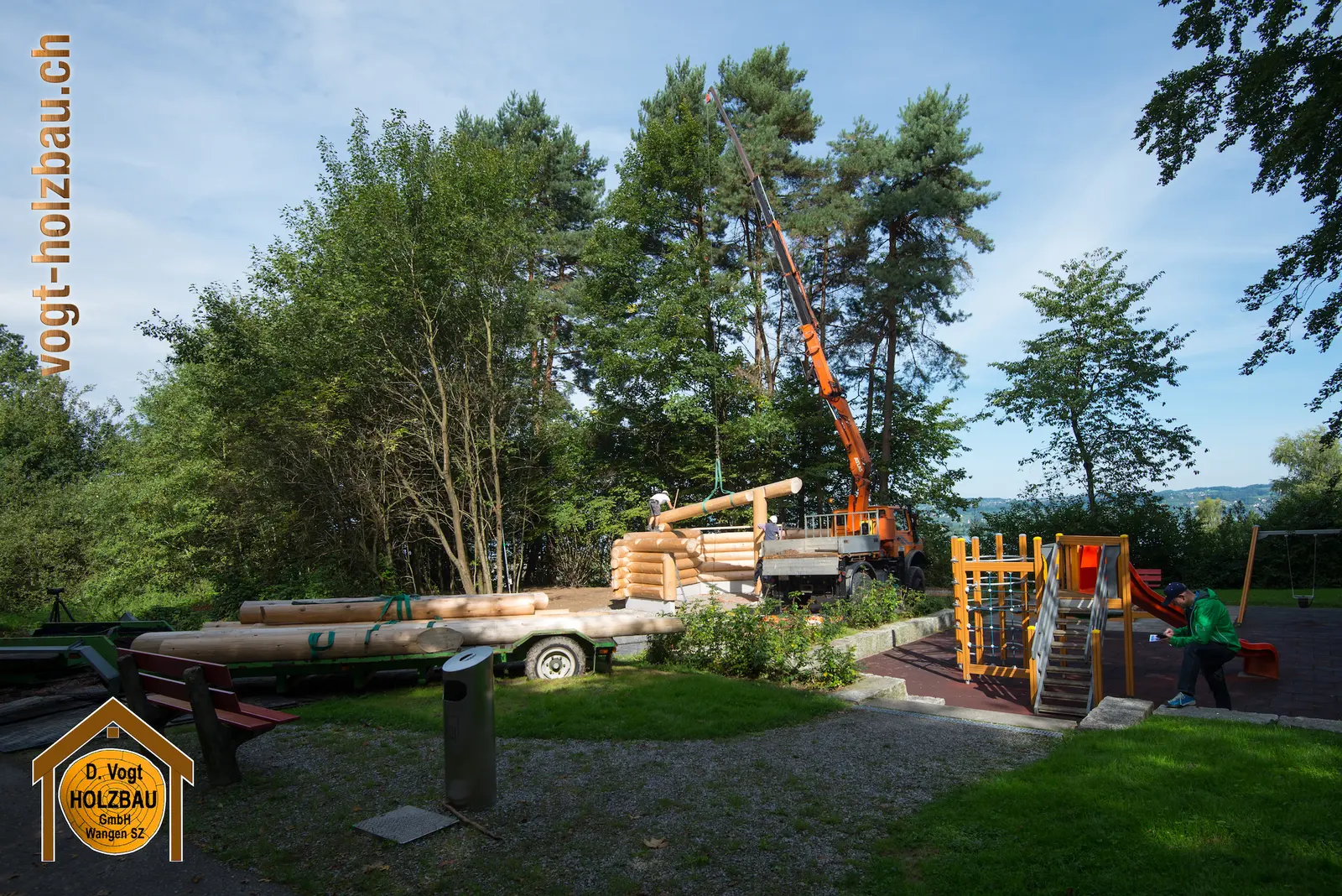 Blockhaus Gruobi: Aufrichte beim Spielplatz in Pfäffikon SZ