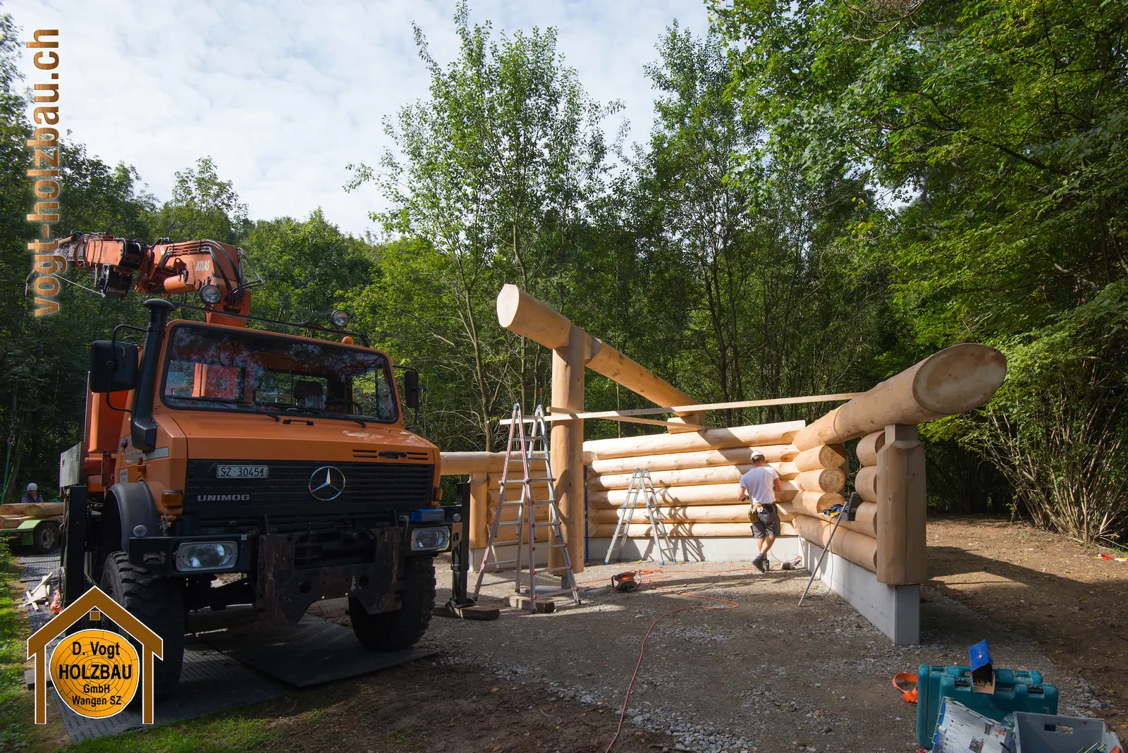 Blockhaus Gruobi: Aufrichte beim Spielplatz in Pfäffikon SZ