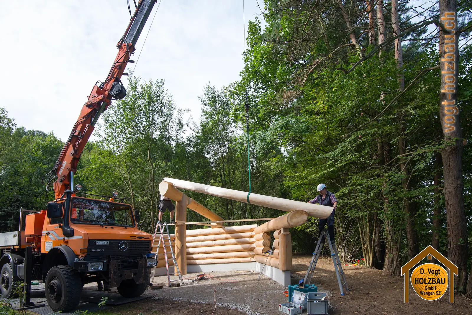 Blockhaus Gruobi: Aufrichte beim Spielplatz in Pfäffikon SZ
