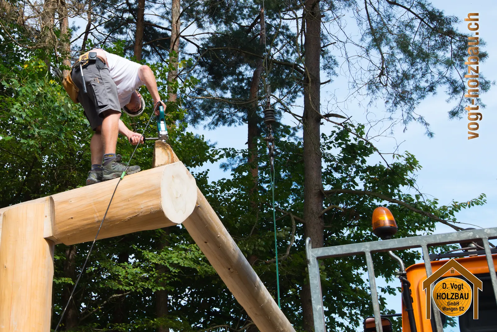 Blockhaus Gruobi: Aufrichte beim Spielplatz in Pfäffikon SZ