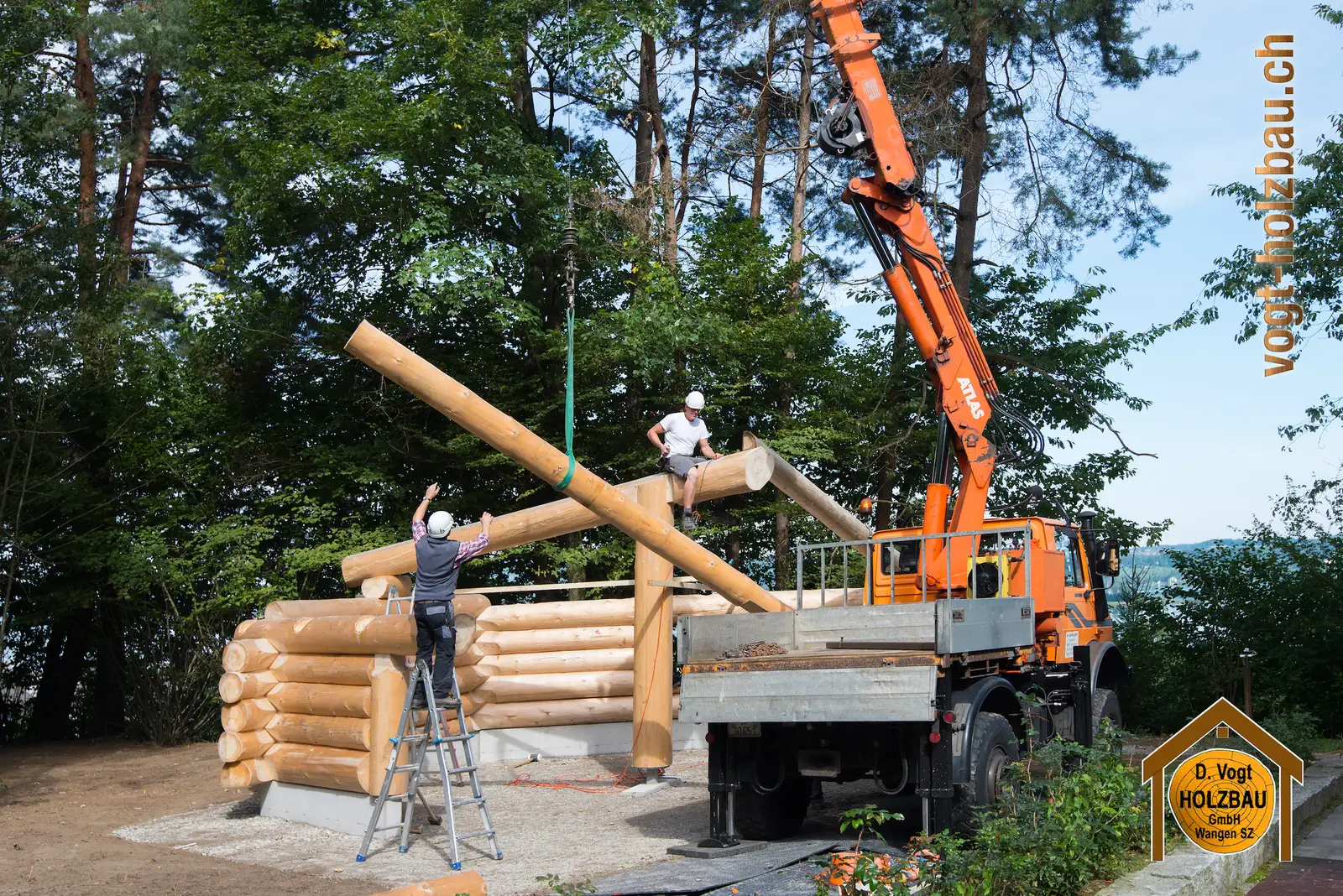 Blockhaus Gruobi: Aufrichte beim Spielplatz in Pfäffikon SZ