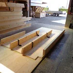 Holzelement in der Produktion im Werk
