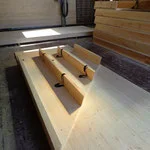 Vorbereitung eines Holzelements im Werk