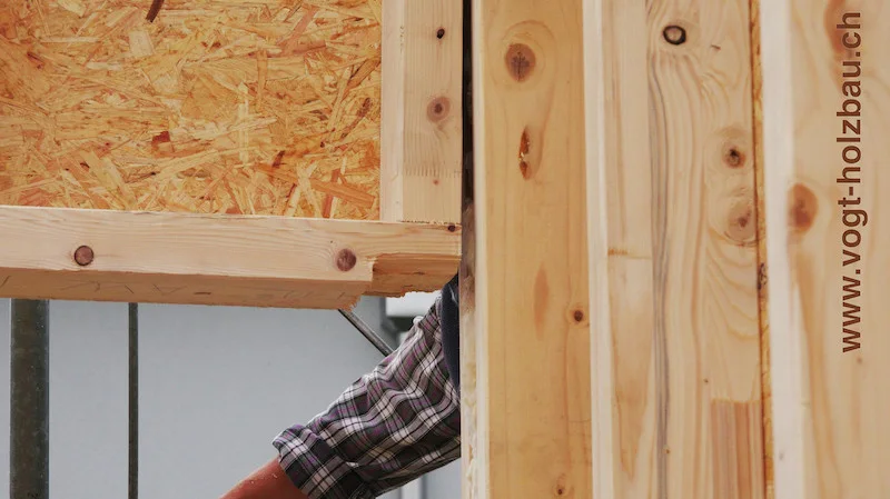 Aufrichten von Holzelementen mit dem Kran